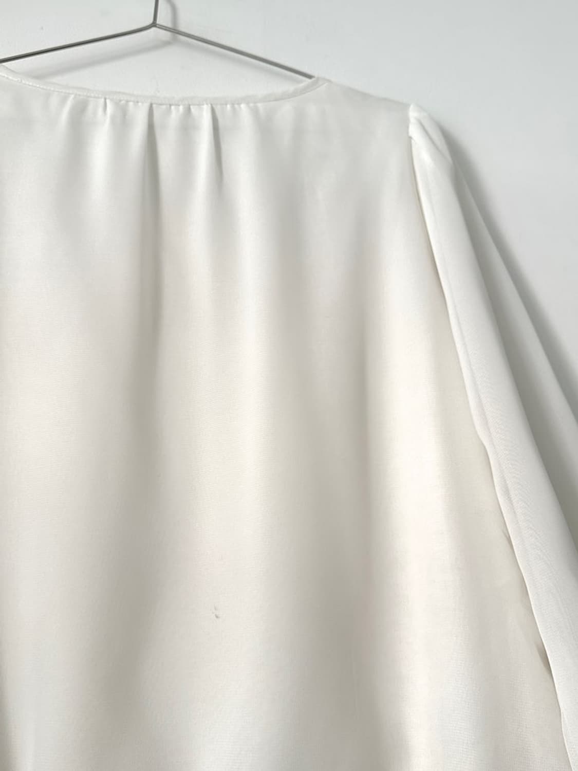 Pintuck sheer formal blouse / white 상품이미지7