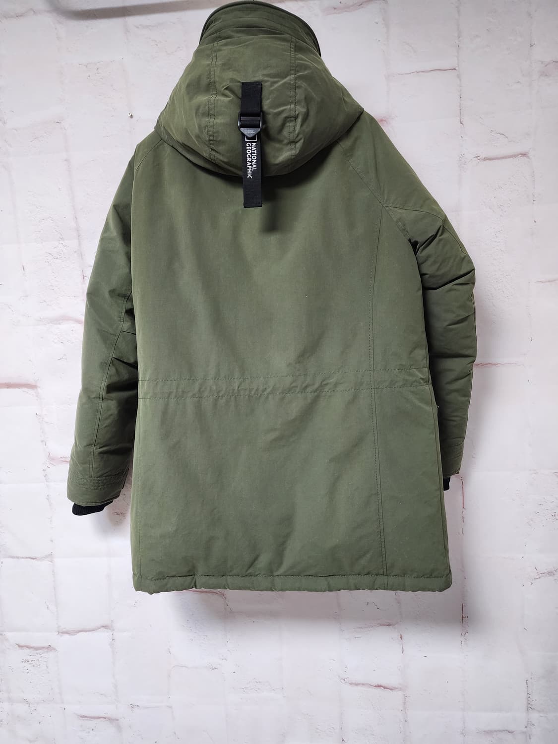 내셔널지오그래픽 
카키색 패딩 야상 점퍼 상품이미지4