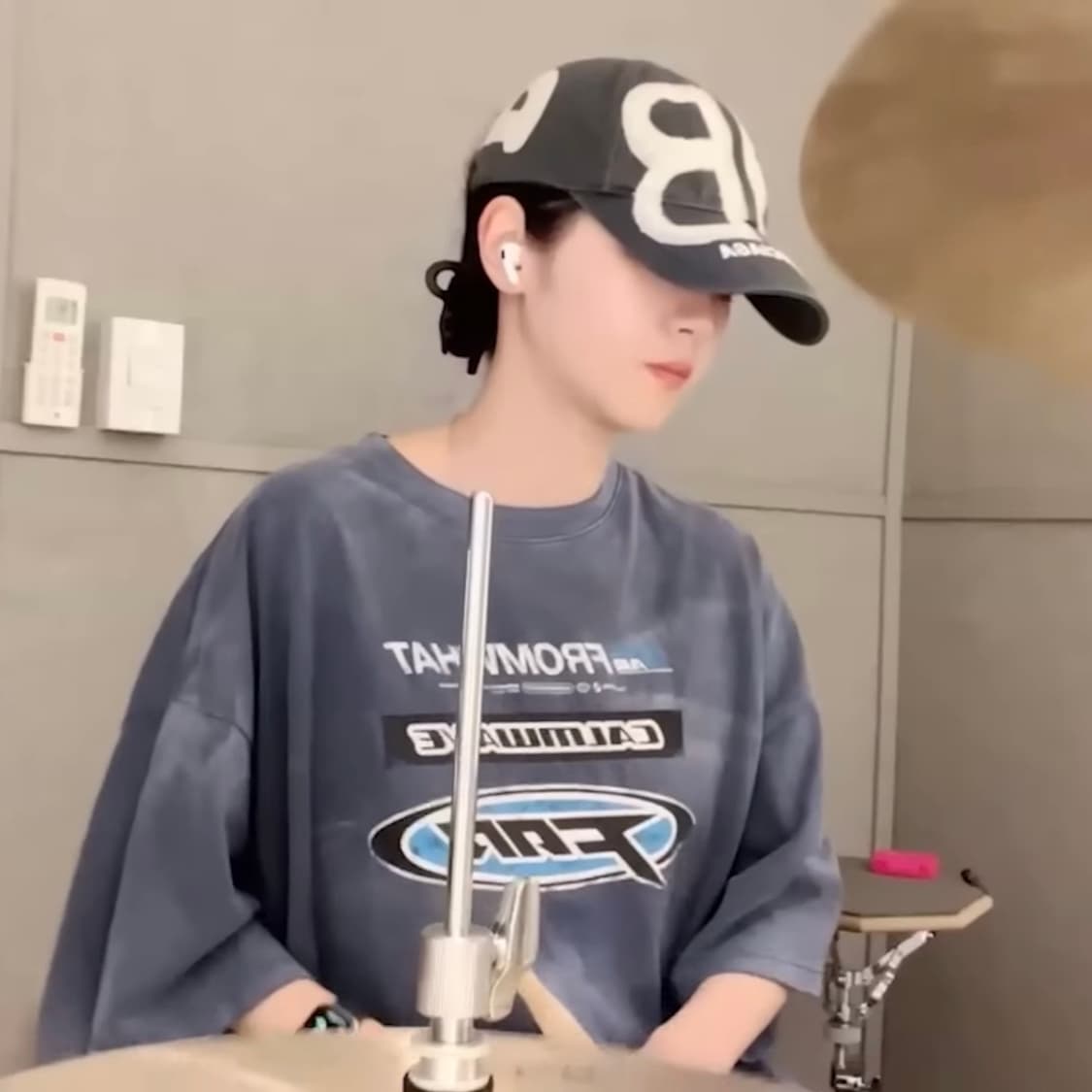발렌시아가 스프레이 BB 볼캡 상품이미지1