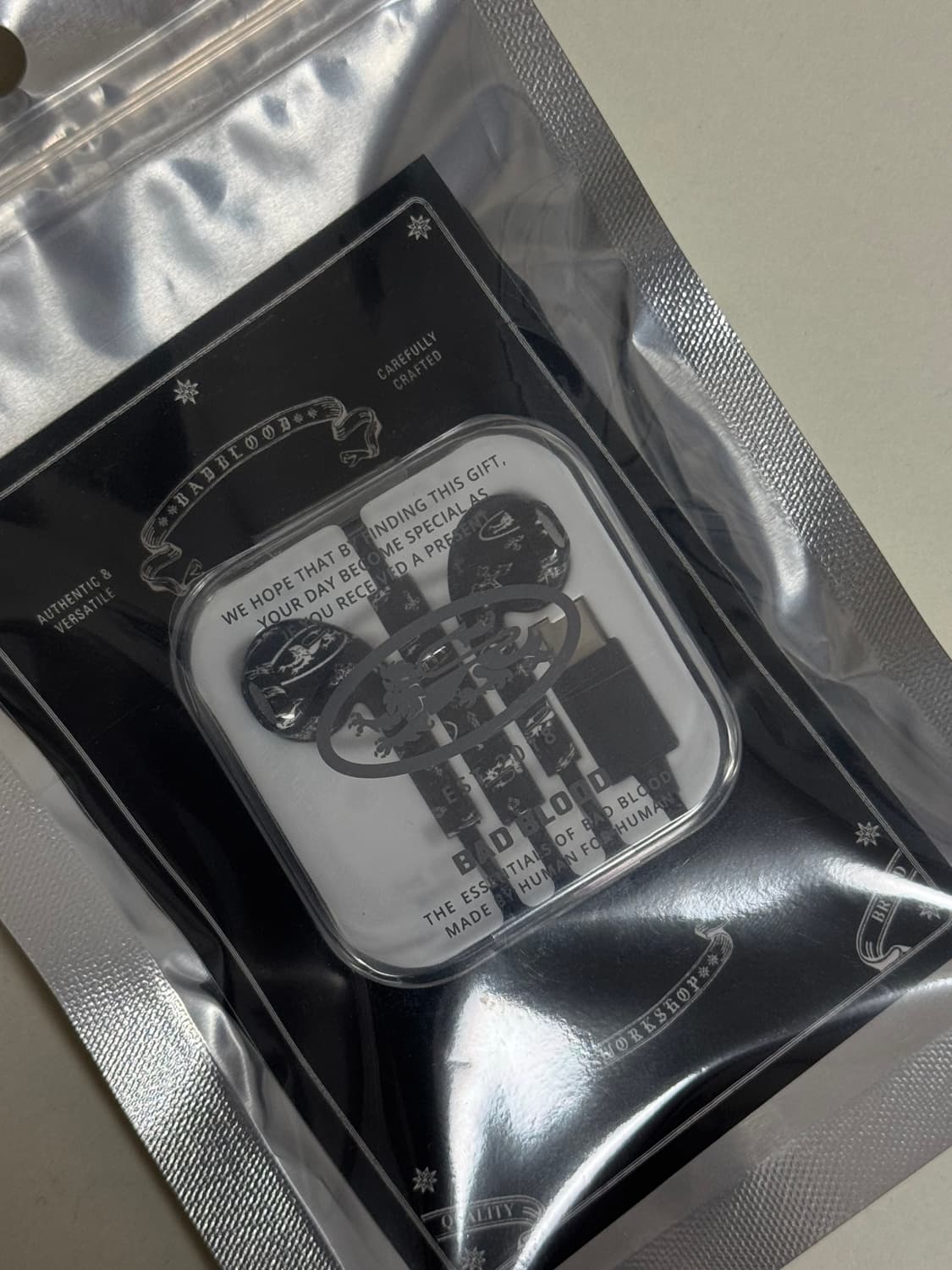 배드블러드 한정판 이어폰 미개봉 상품이미지1