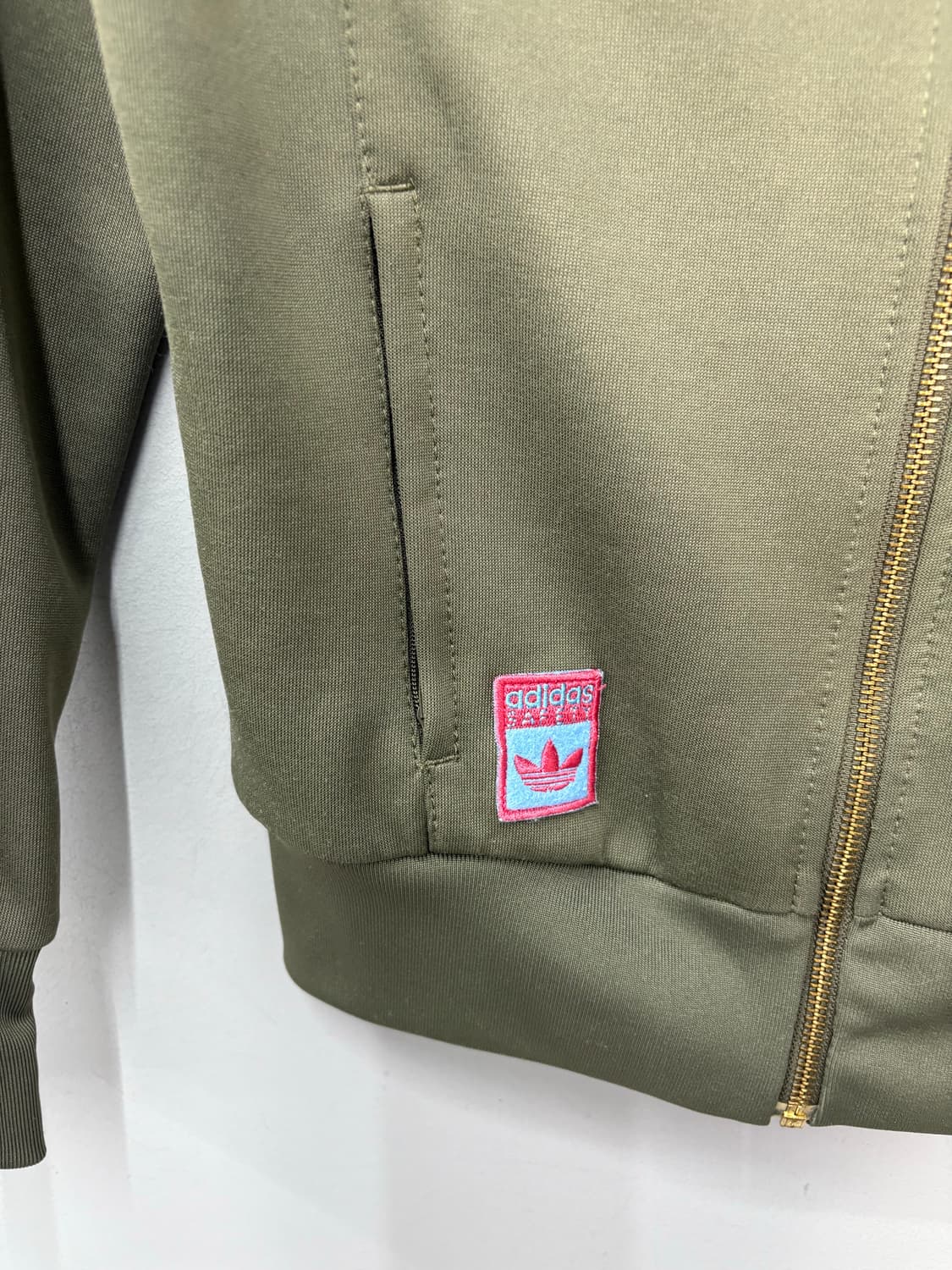 아디다스 패치포인트 올리브그린 트랙자켓 A3295 상품이미지3