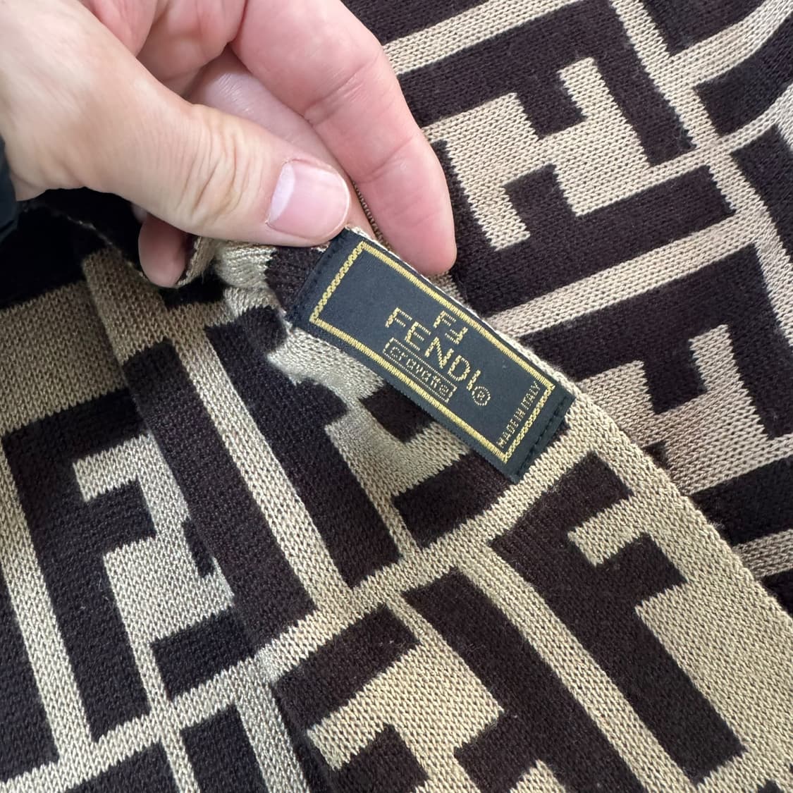 정품 펜디 쥬카 스트라이프 브라운 머플러 상품이미지5