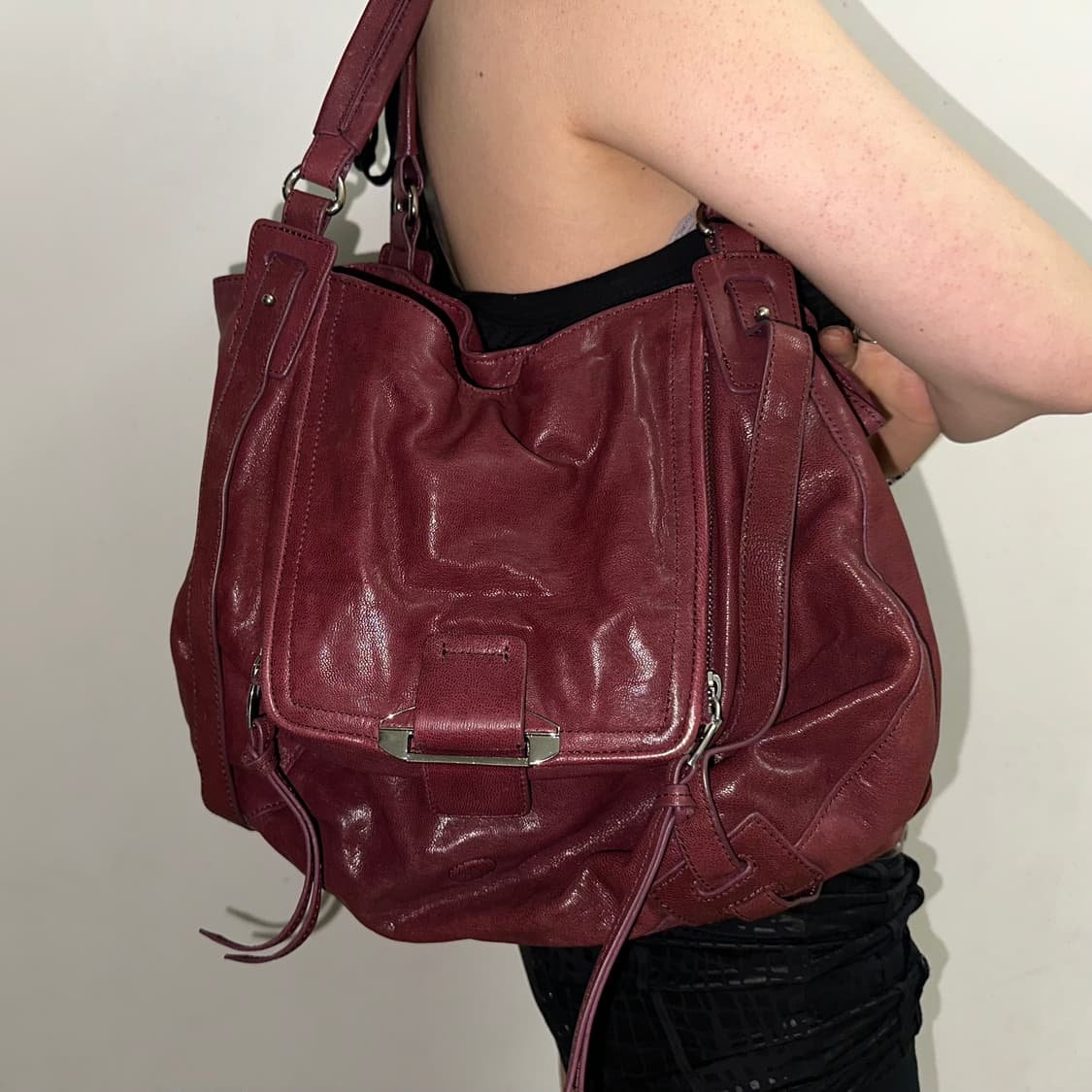 Kooba goat skin shoulder bag 상품이미지1