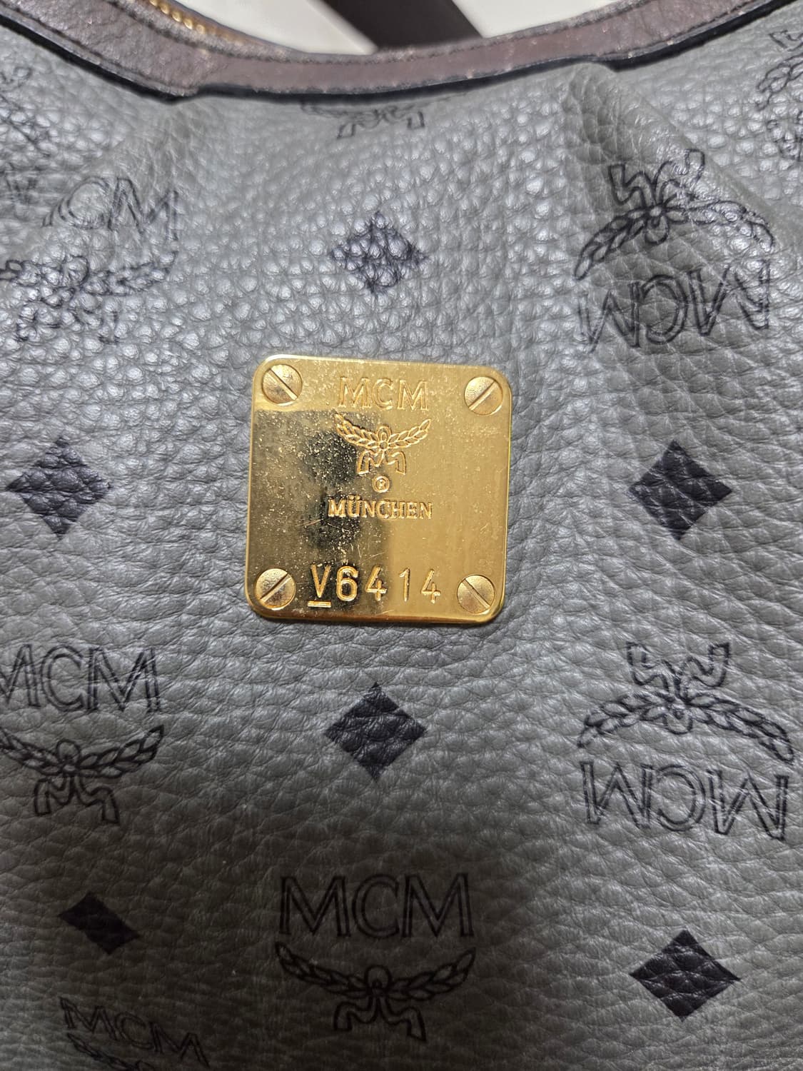 MCM 비세토스 그레이 호보백 상품이미지3