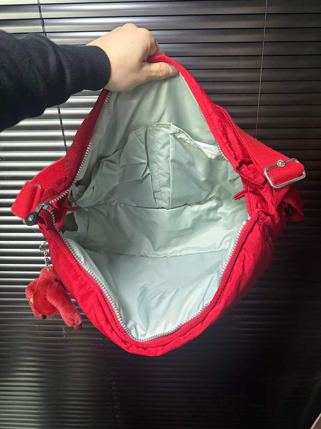 키플링 레드 빨강 빅 크로스백 토드백 숄더백 큰 가방 고릴라 키링 인형 상품이미지8