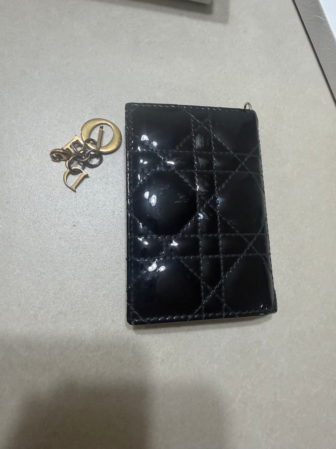 디올 까나쥬 볼륨 카드지갑 상품이미지2