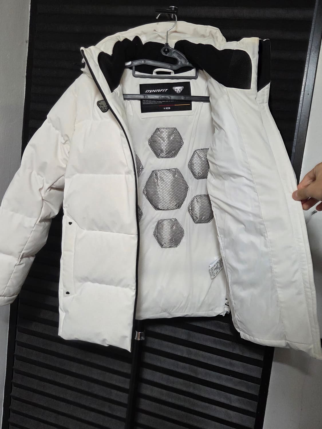 [다이나핏] 카본 비스트 구스다운 패딩 판매합니다. 상품이미지5