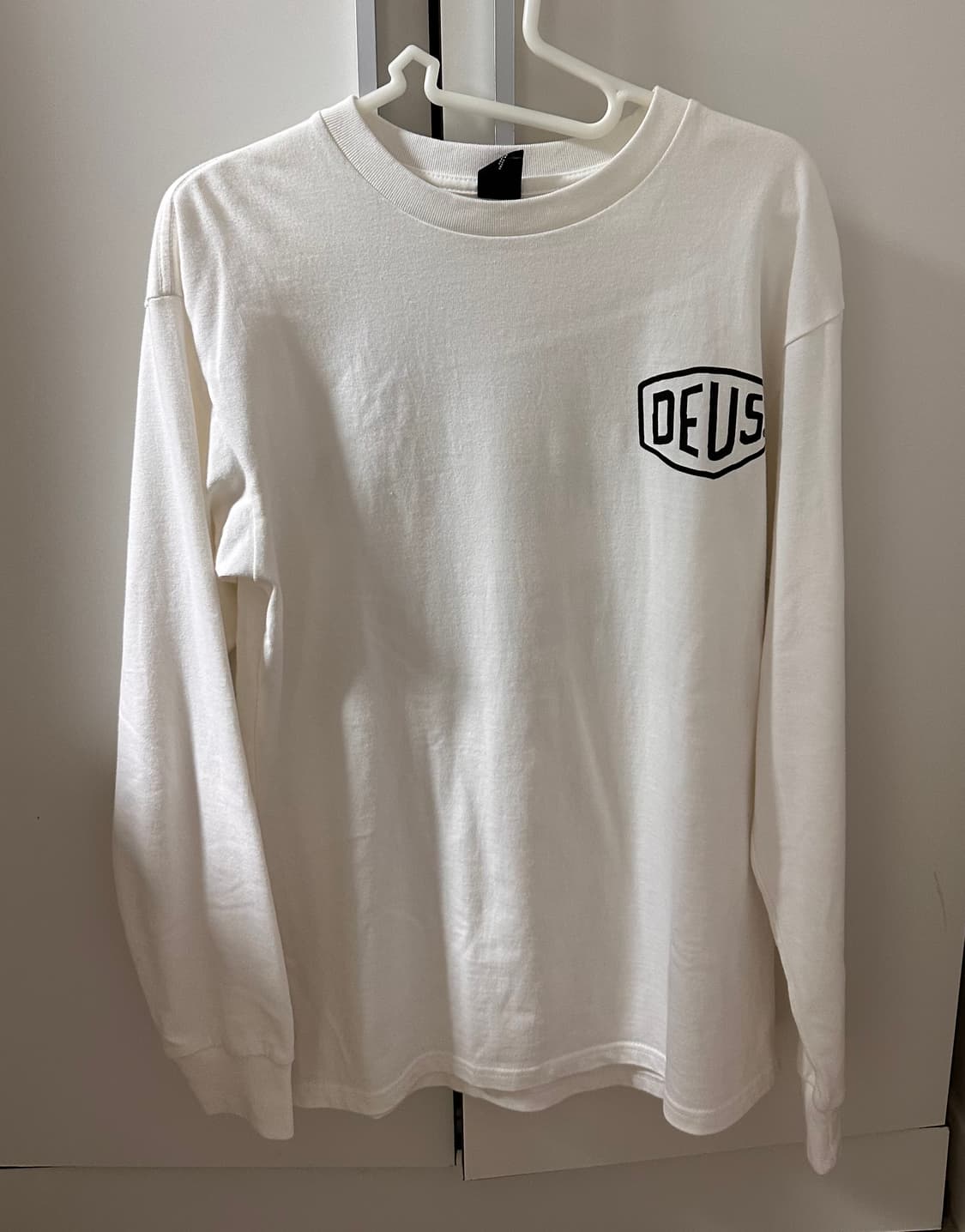 데우스 엑스 마키나 서울 컬리지 롱슬리브 화이트 (s) 상품이미지3