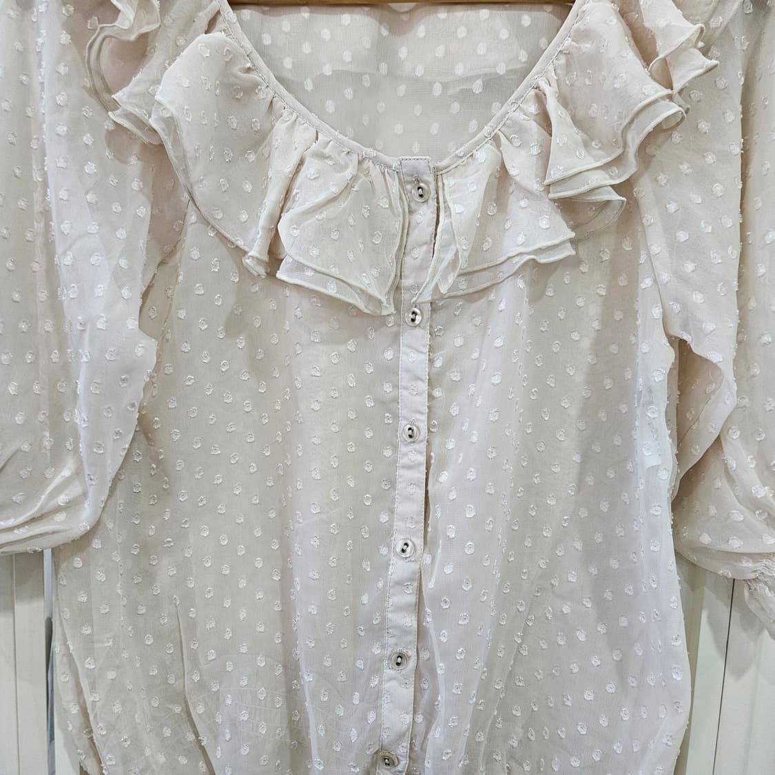 도트 쉬폰 프릴 블라우스 상품이미지3