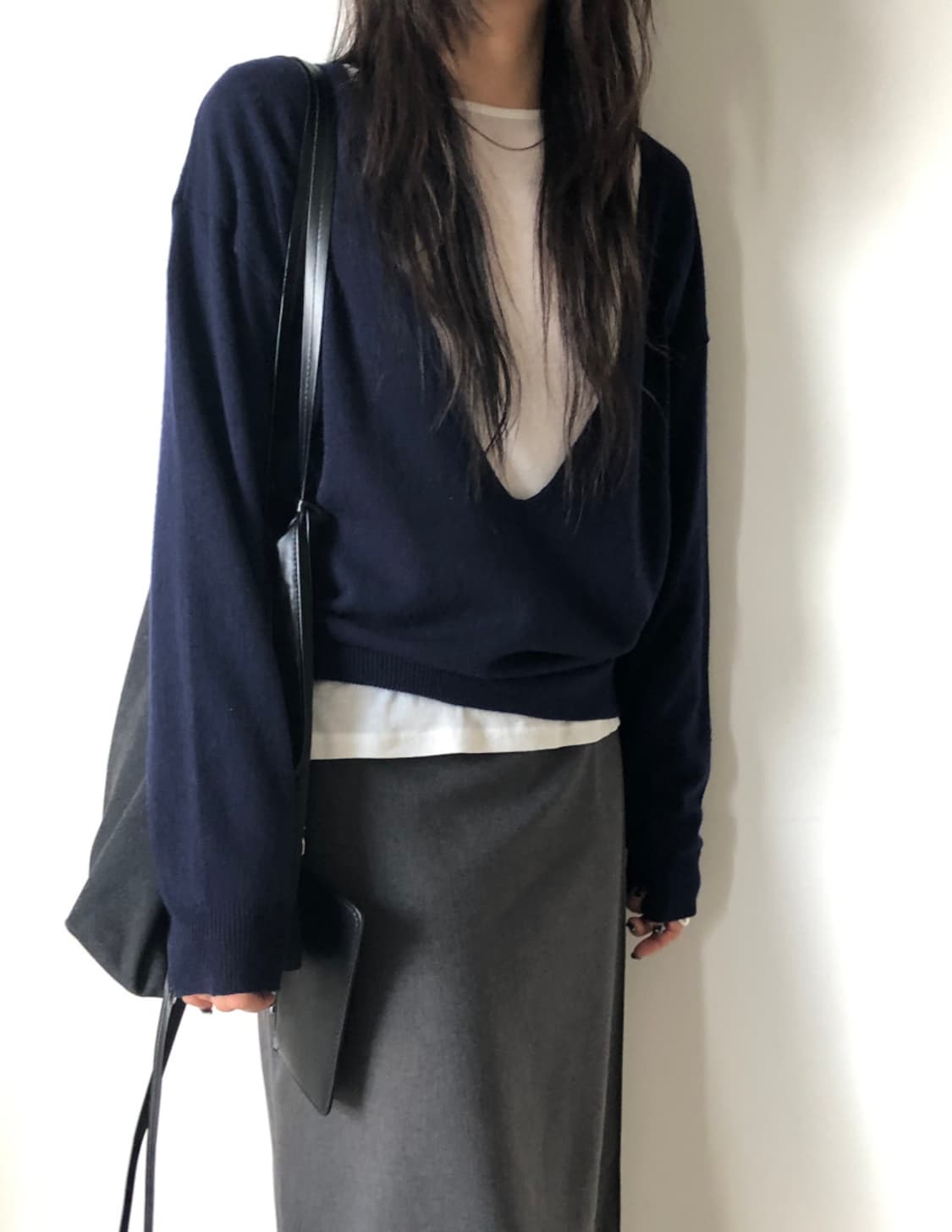 네이비 딥브이넥니트 새상품 상품이미지1