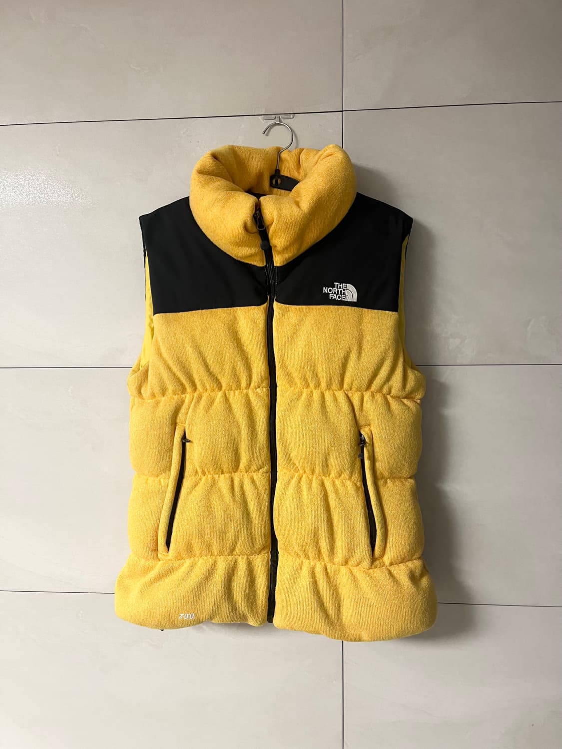 노스페이스 700 패딩 조끼 옐로우 (95) 상품이미지3