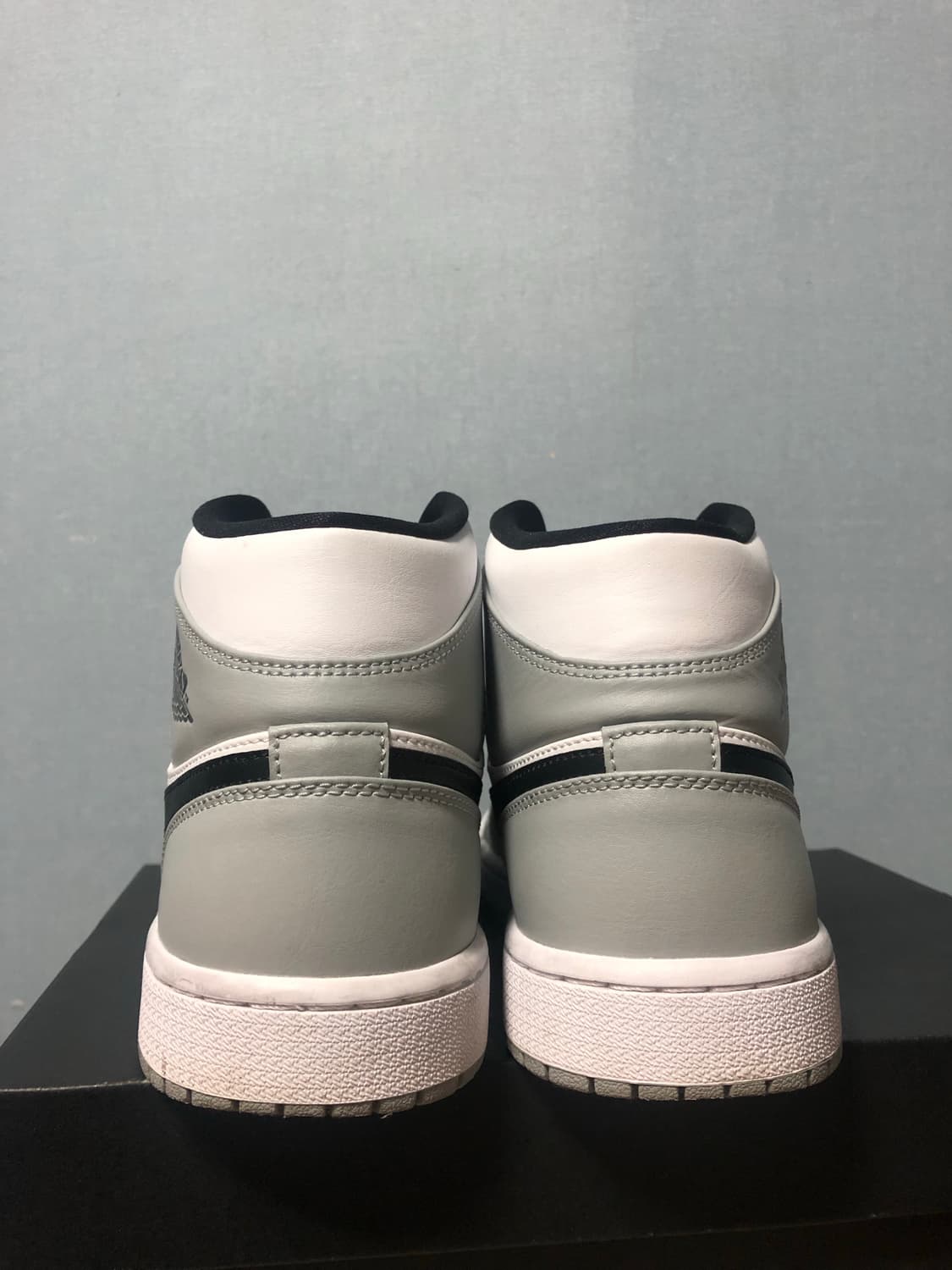 조던1 스모크그레이 미드 상품이미지2