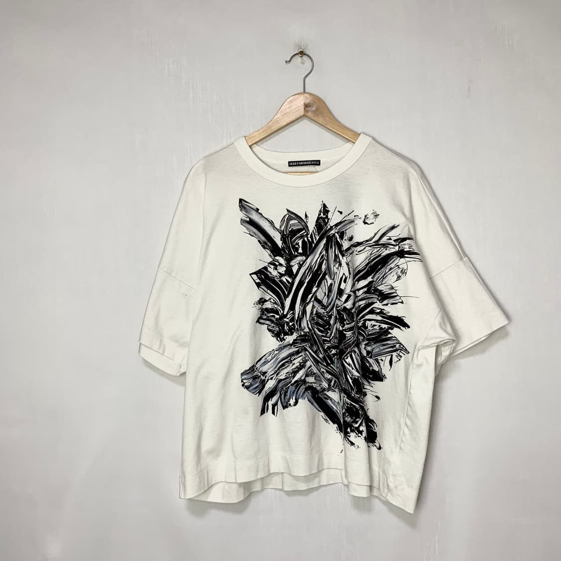 ISSEY MIYAKE MEN 이세이미야케 프린팅 오버핏 반팔 티셔츠 상품이미지1