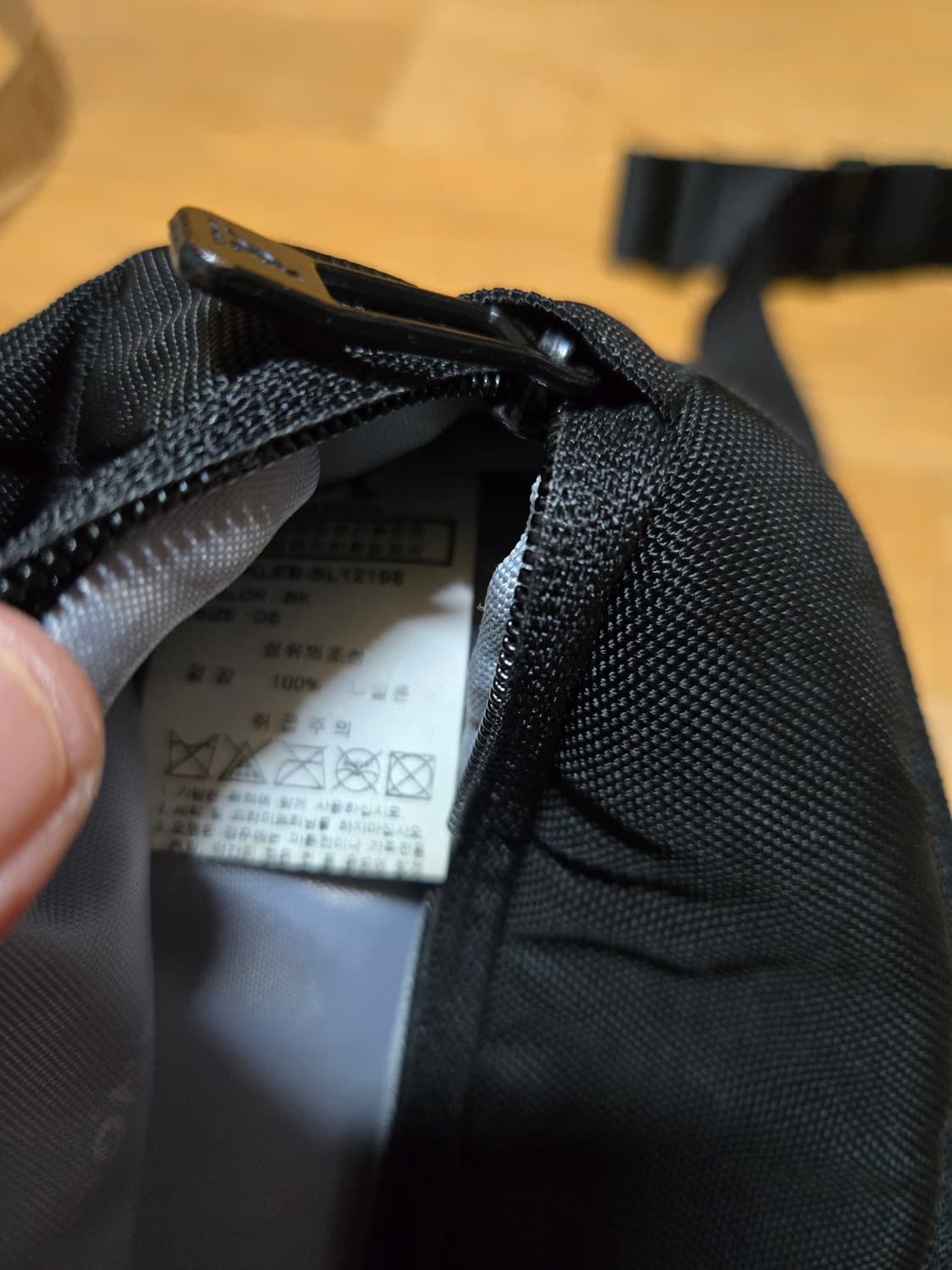 캉골 블랙 슬링백 힙색 상품이미지8