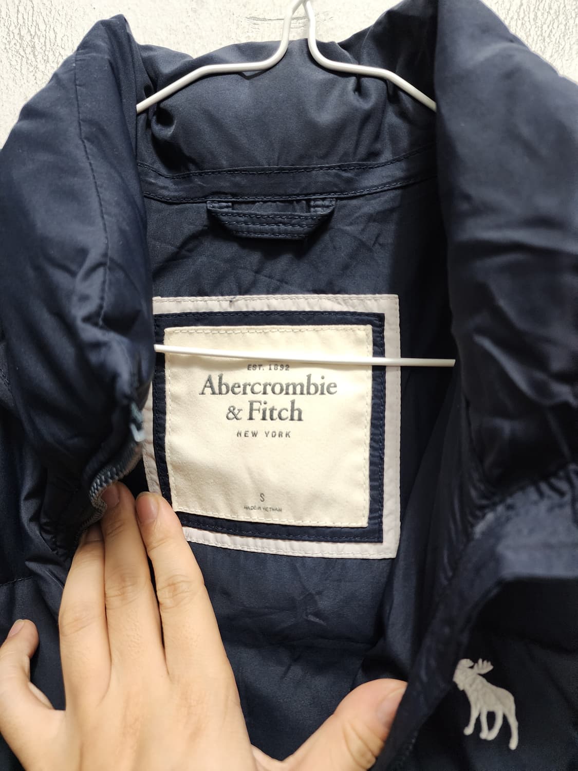 아베크롬비 완장로고 푸퍼 숏패딩 상품이미지4