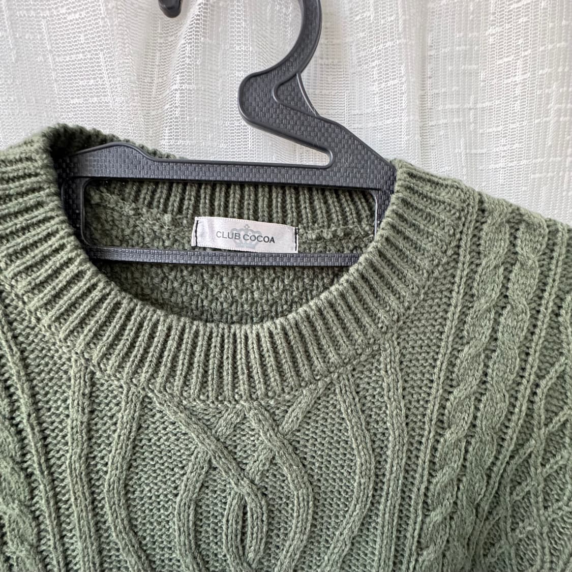 카키 라운드넥 케이블 니트 스웨터 상품이미지6