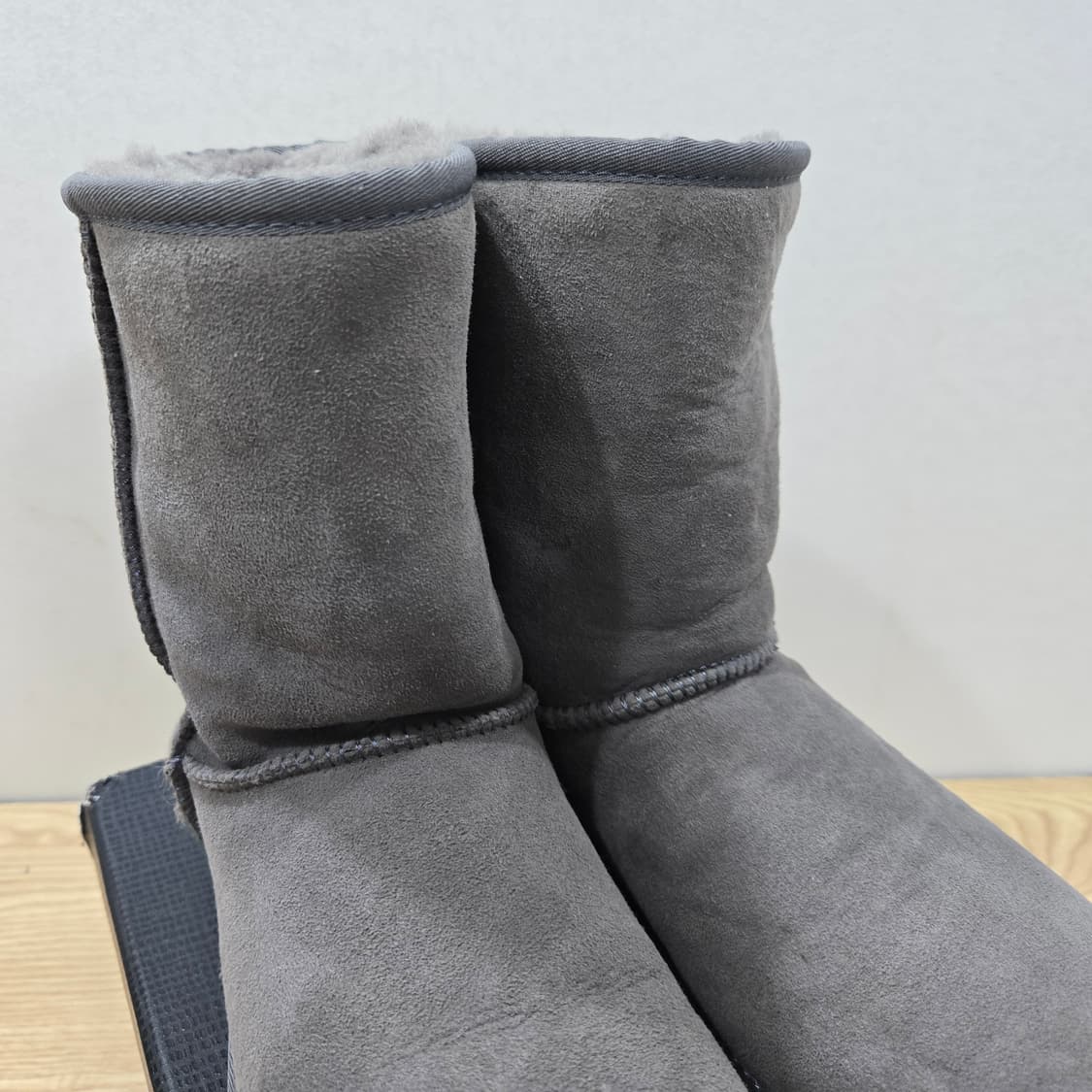 240 어그 UGG 클래식 숏 그레이 어그부츠 상품이미지6