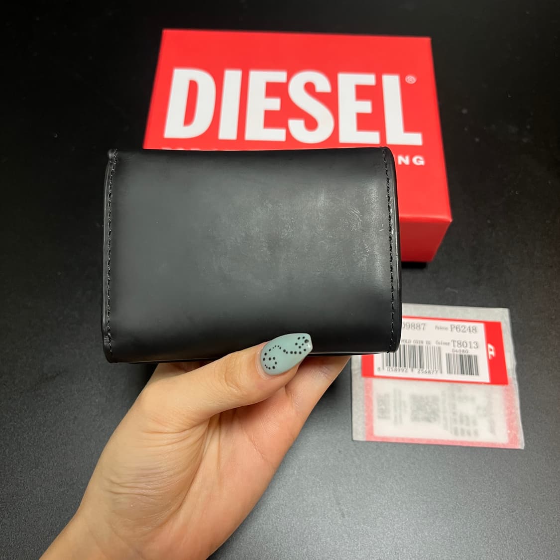 디젤 1DR TRI FOLD 무광 반지갑 블랙  상품이미지3