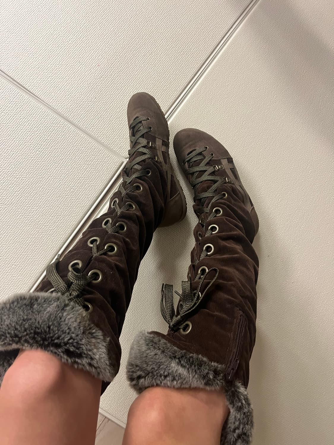 오니츠카 타이거 퍼 트리밍브라운부츠 상품이미지2