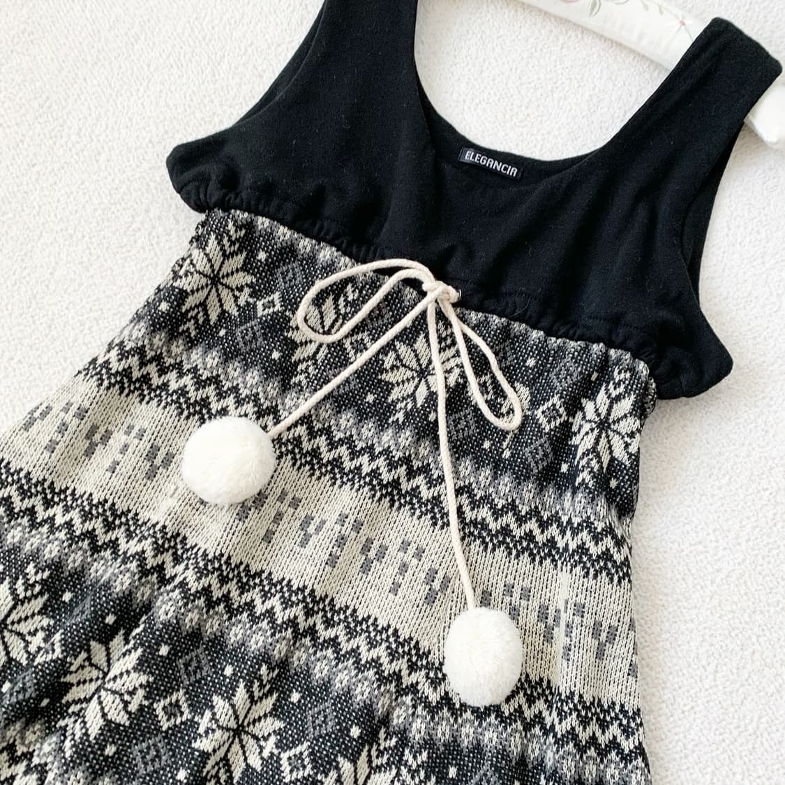 블랙 노르딕 폼폼이 뷔스티에 원피스 상품이미지1