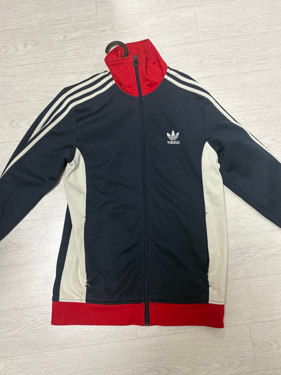 아디다스 져지 레드 배색 네이비 상품이미지1