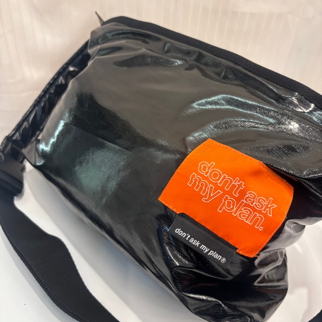 정품 돈애스크마이플랜 샤인 크로스백     상품이미지6