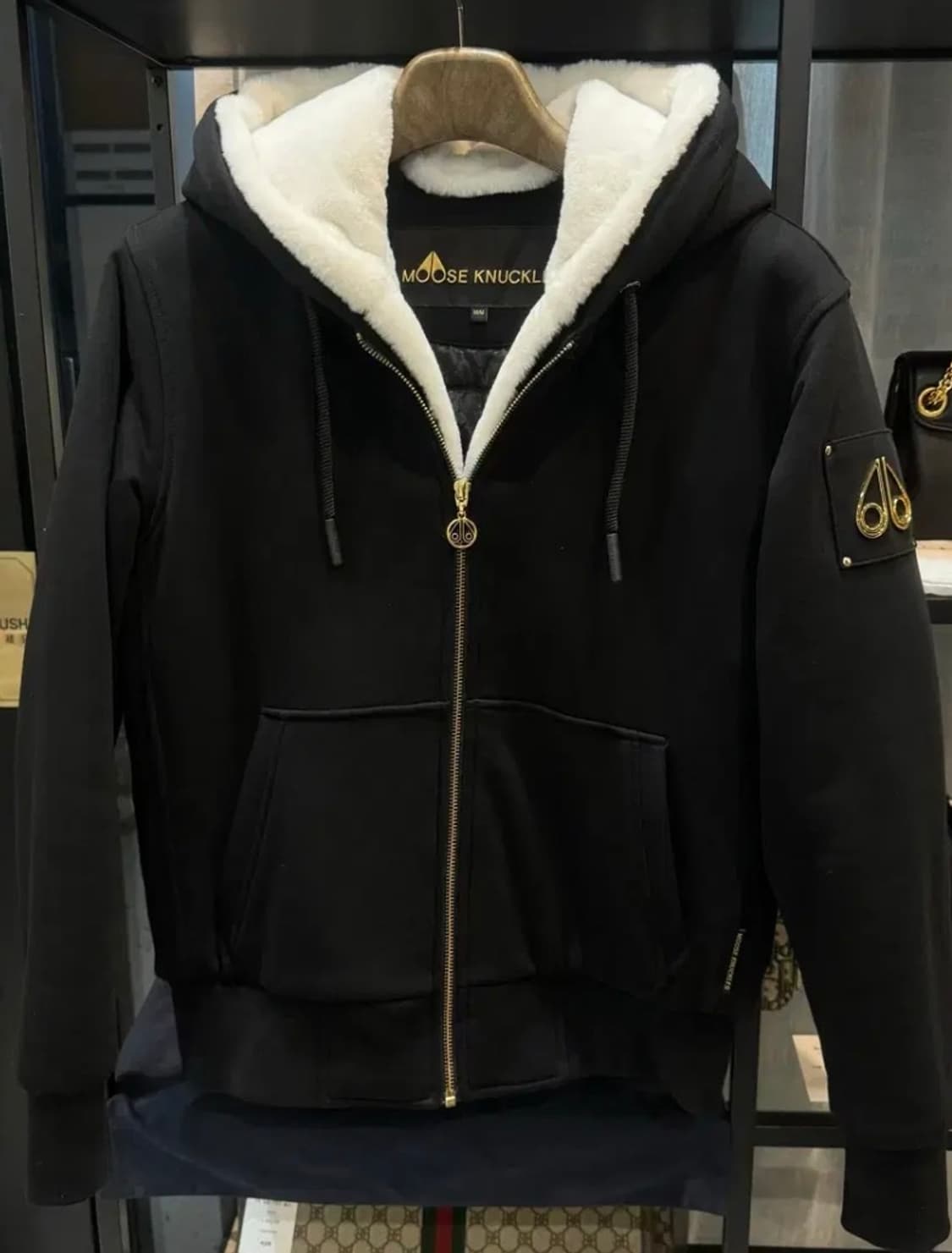 [급] 무스너클 금장 버니스웨터 여성 블랙 상품이미지1