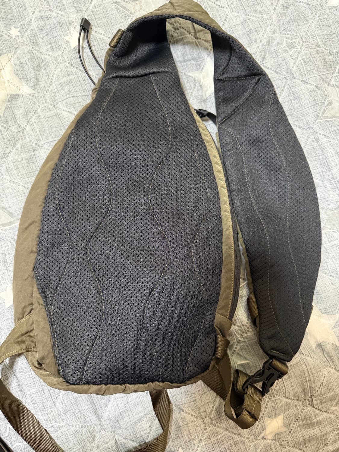 C.P company 슬링백 나일론 카키 상품이미지4