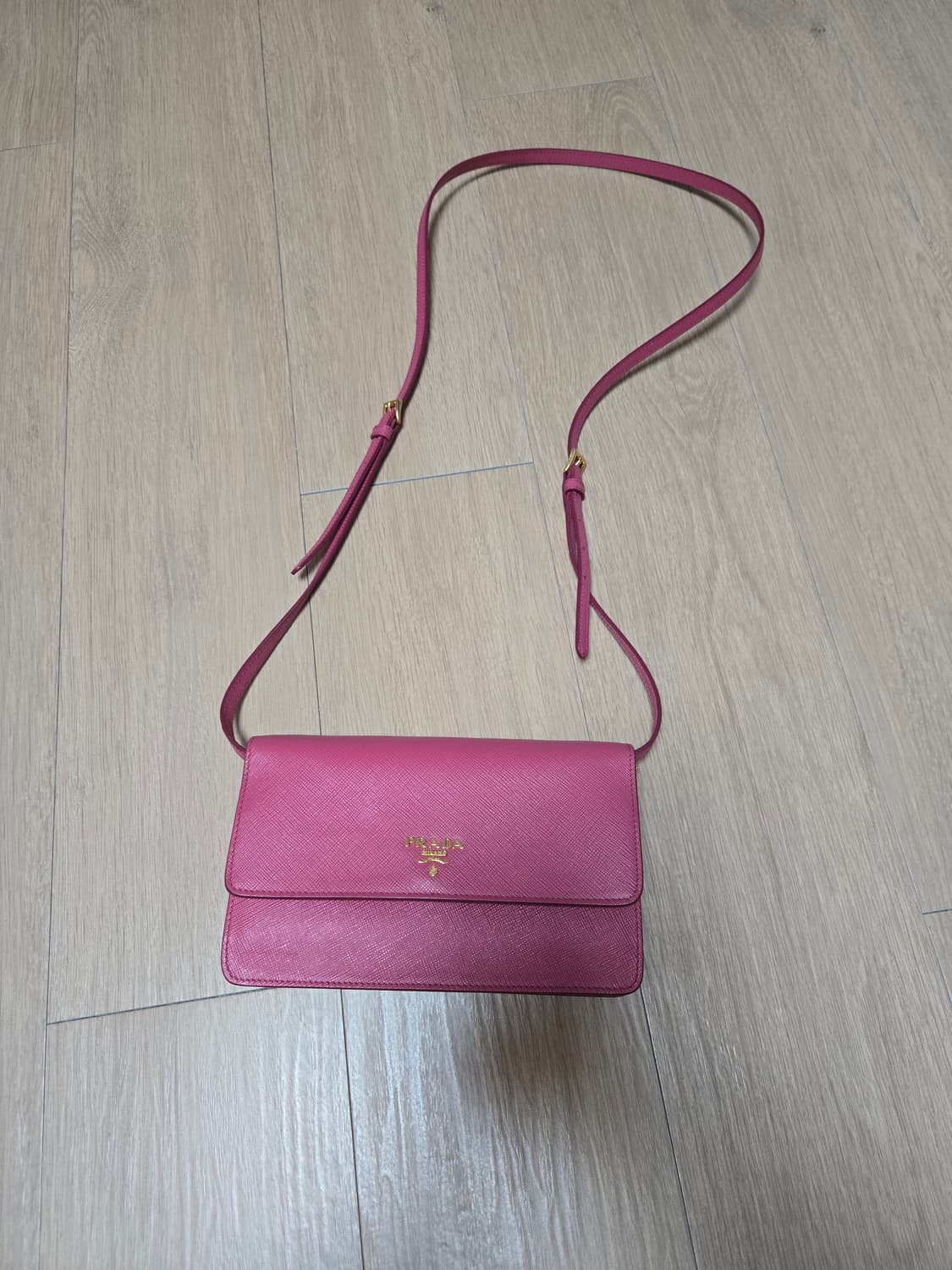 프라다 사피아노 가죽 미니백 핑크 상품이미지1