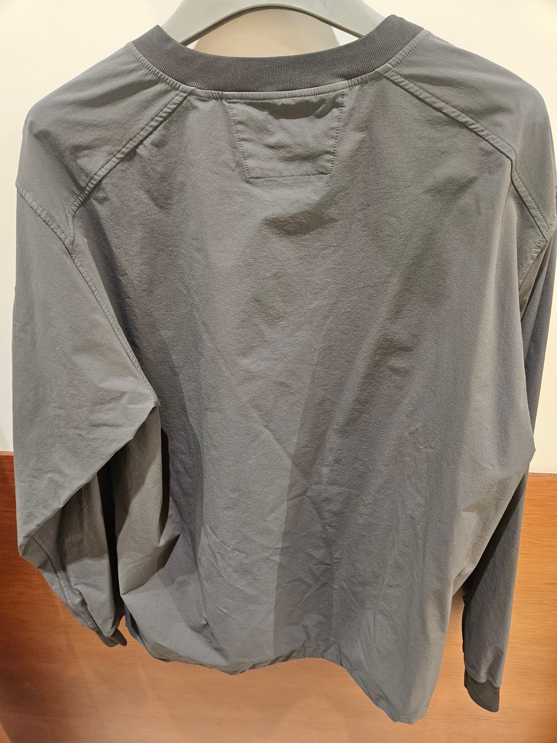 CP컴퍼니 나일론 맨투맨XXL 상품이미지3