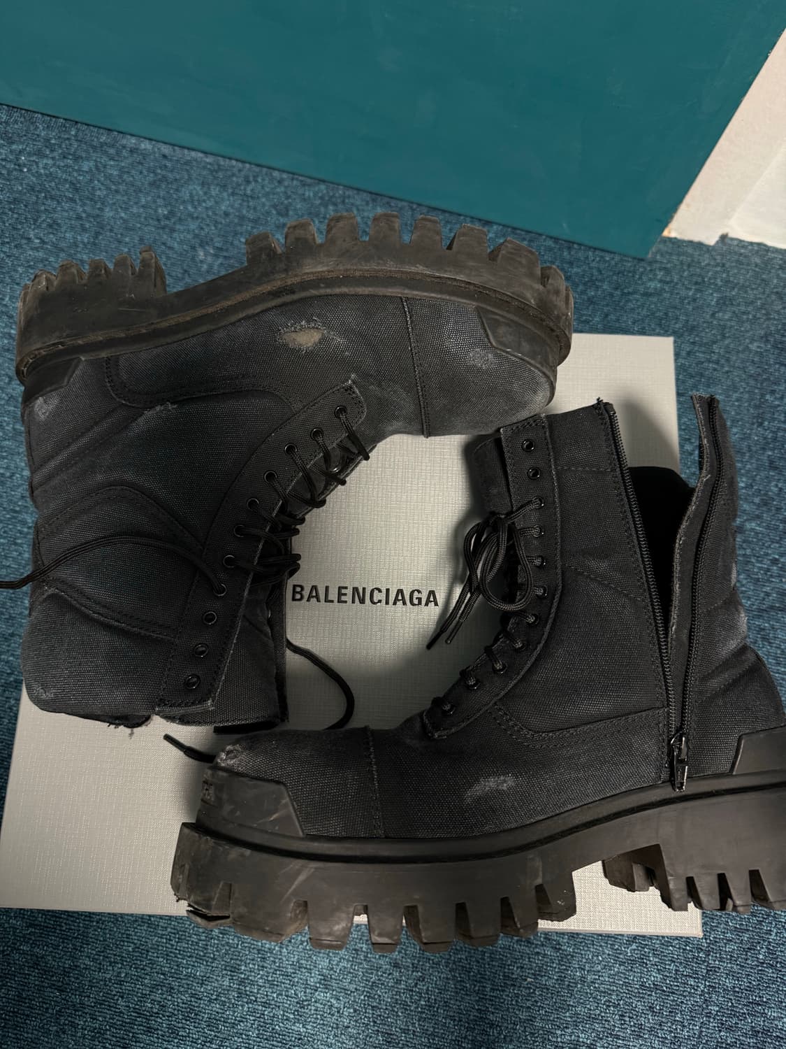 발렌시아가 컴뱃 스트라이크 부츠 블랙 상품이미지2