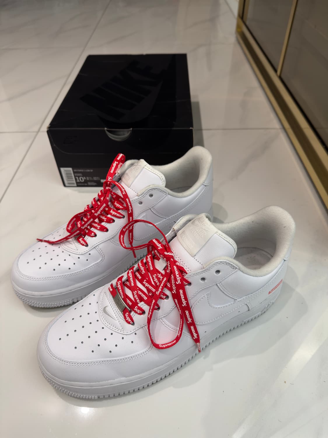 [285] 나이키 x 슈프림 에어포스 1 로우 화이트 상품이미지3