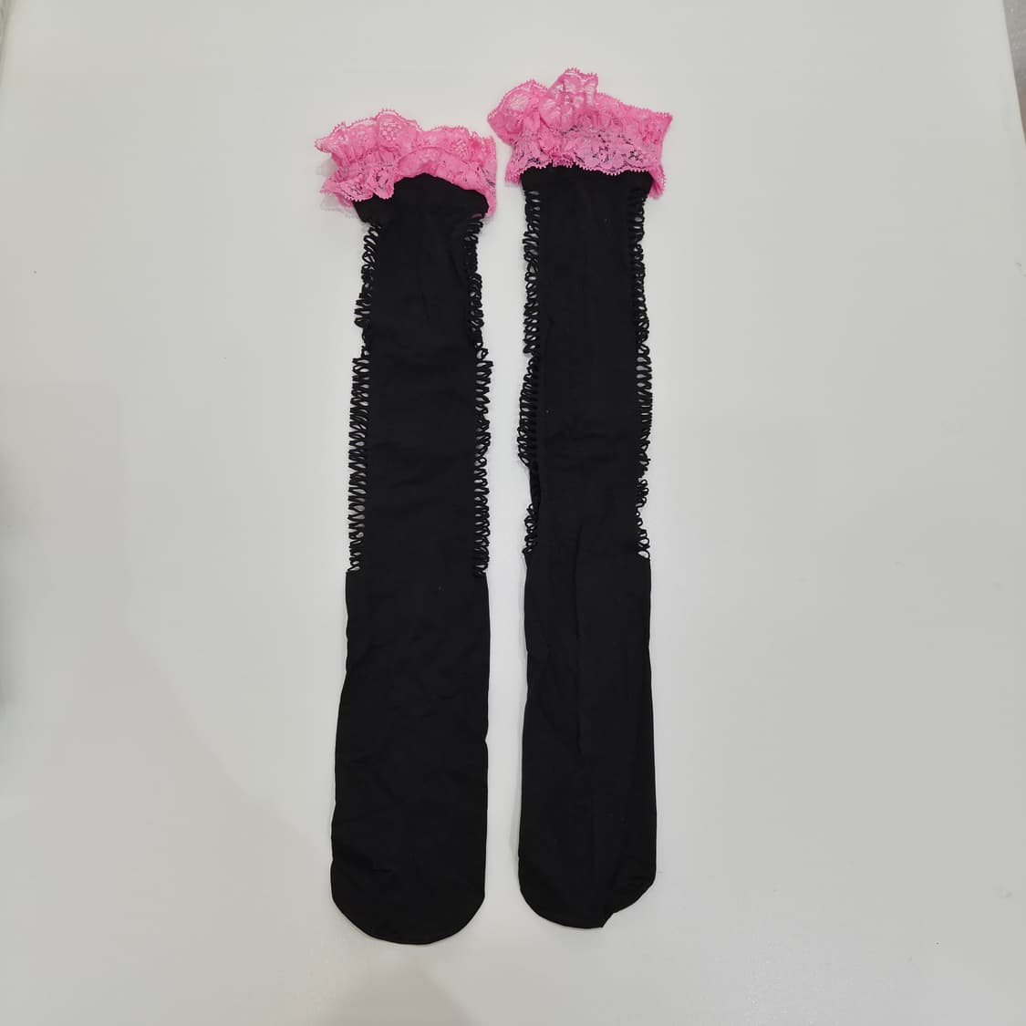 Y2K 블랙 핑크 프릴 라인 포인트 니하이삭스  상품이미지1