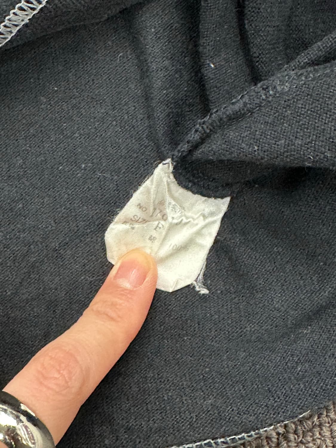 OS)Japanese vintage 스티치 디테일 블랙 롱슬리브 상품이미지4