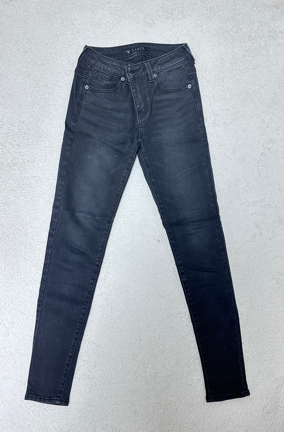 게스 블랙 스키니 진 상품이미지1