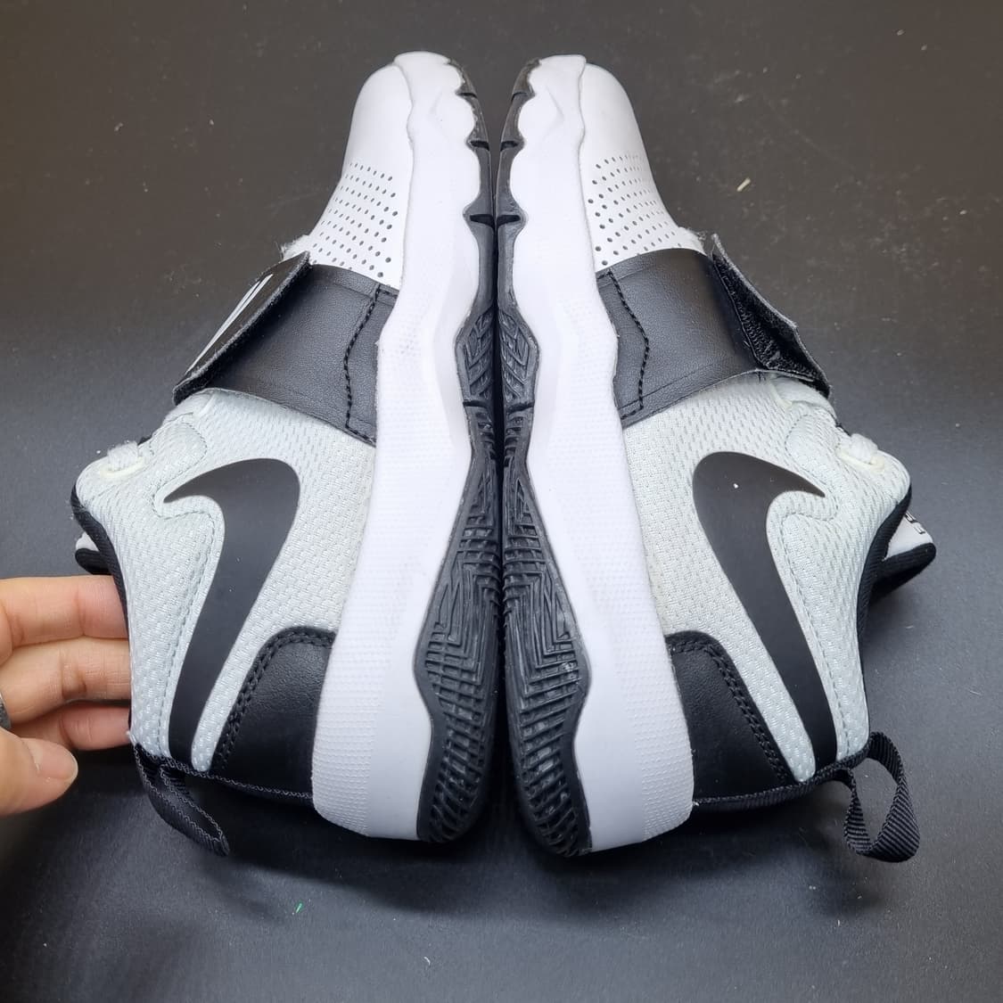 나이키 팀 허슬 D8 운동화235 상품이미지5