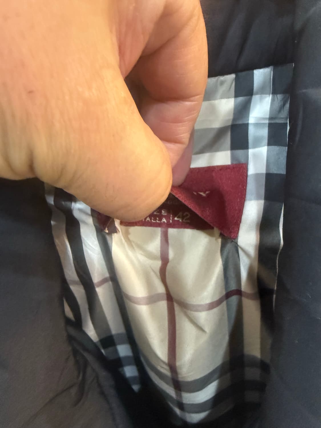 42/66 정품 버버리 패딩 팝니다 상품이미지5