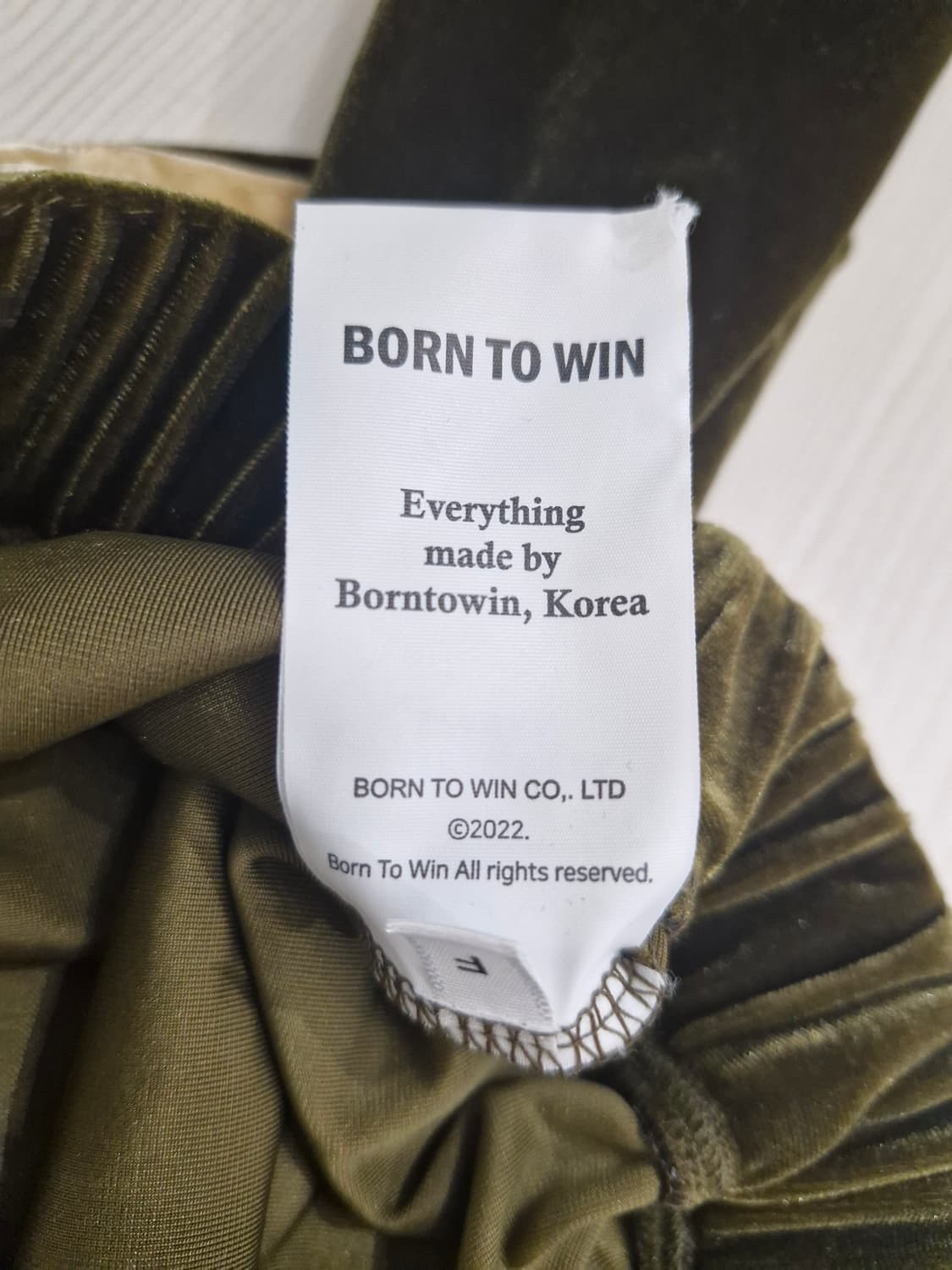 BORN TO WIN 본투윈 벨벳 크롭 트랙 자켓 카키 상품이미지7