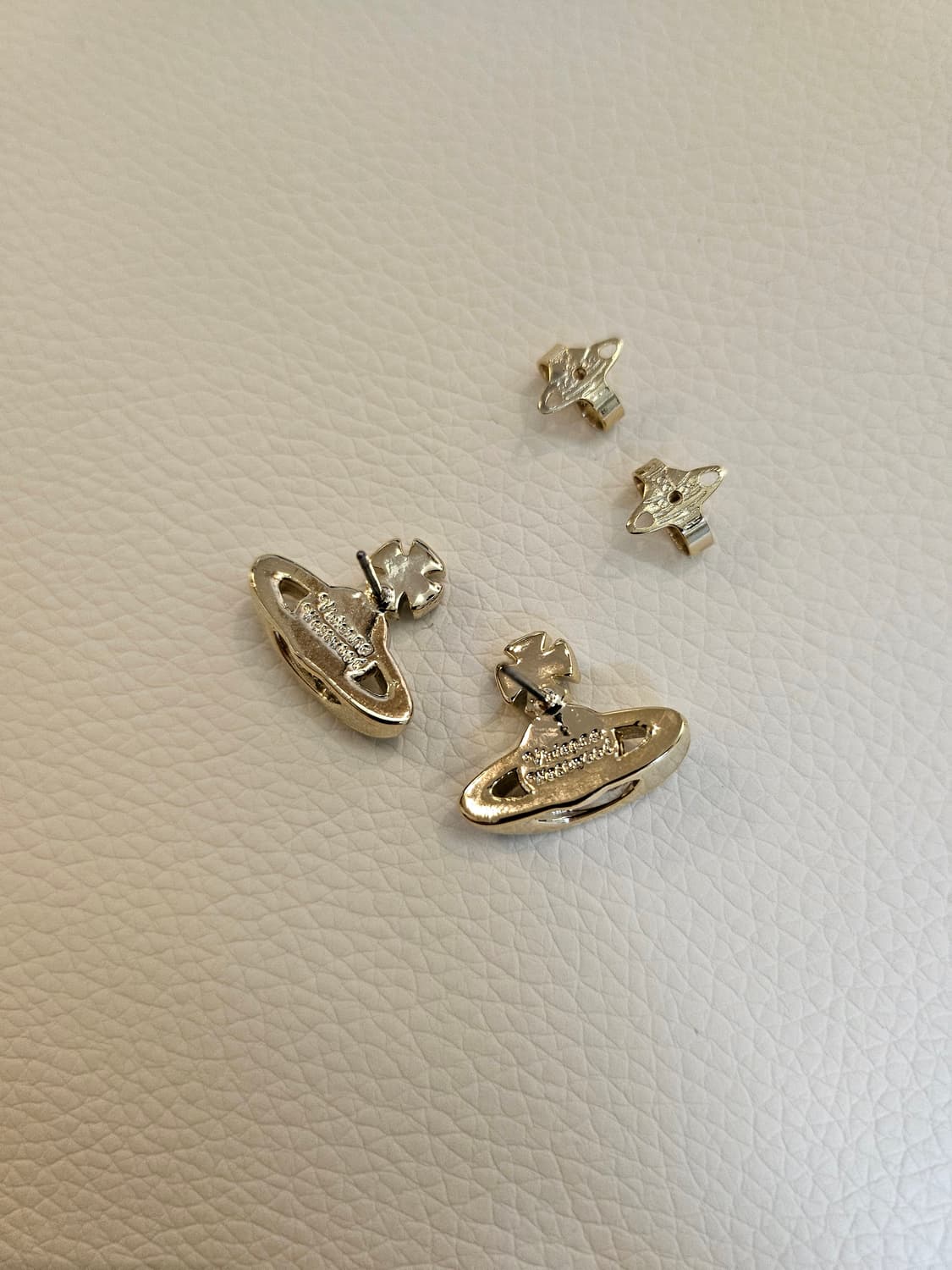 비비안웨스트우드 업사이클링 진주 블랙우주선 귀걸이 상품이미지6