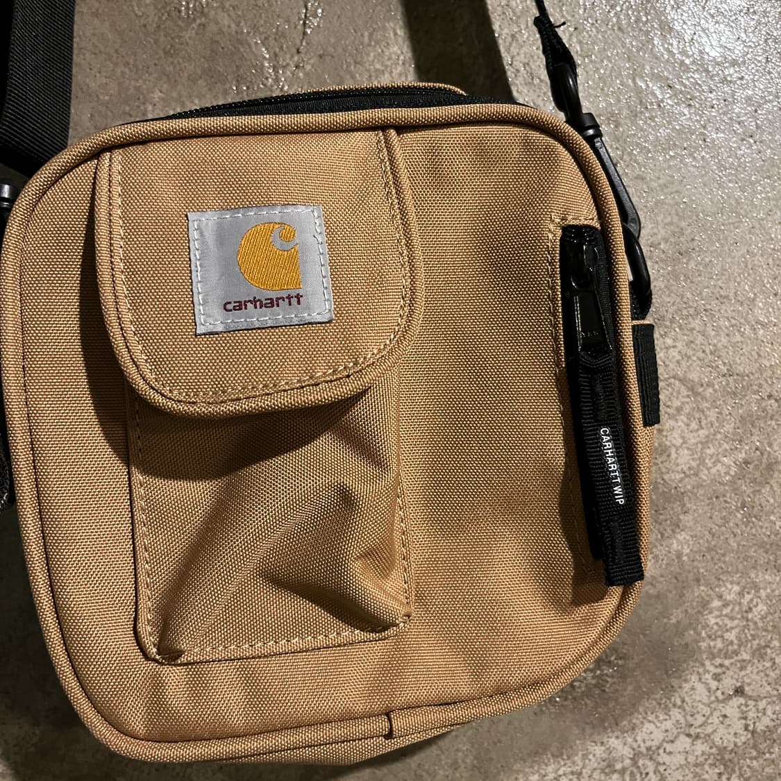 칼하트 wip 미니 크로스백 상품이미지2