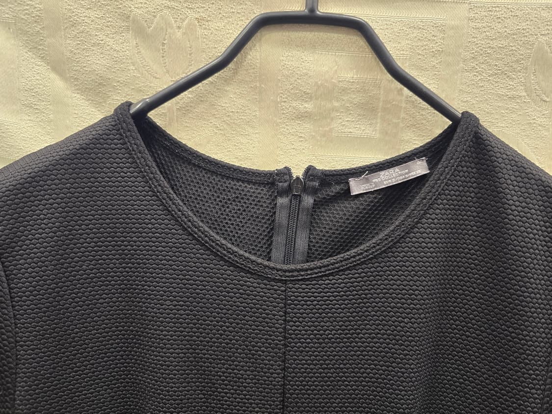 자라 ZARA 블랙 텍스처 점프수트 S사이즈 상품이미지2