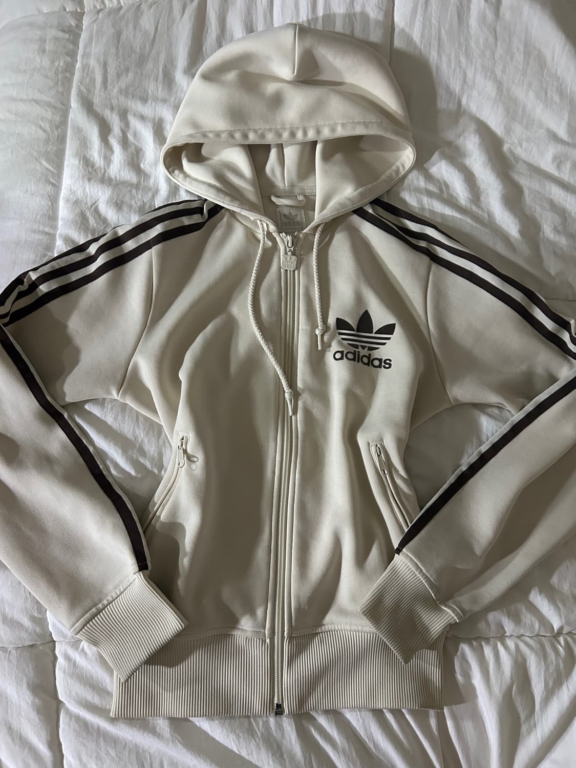 아디다스 딱붙핏 후드집업 크림색상 상품이미지1