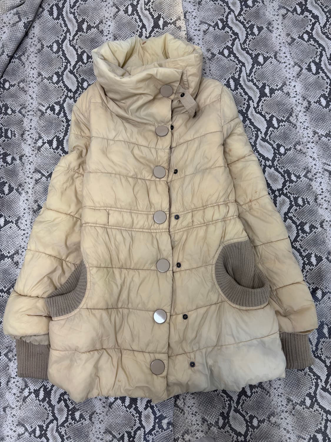 Big Button Warmer Detail Ivory Padding 상품이미지5