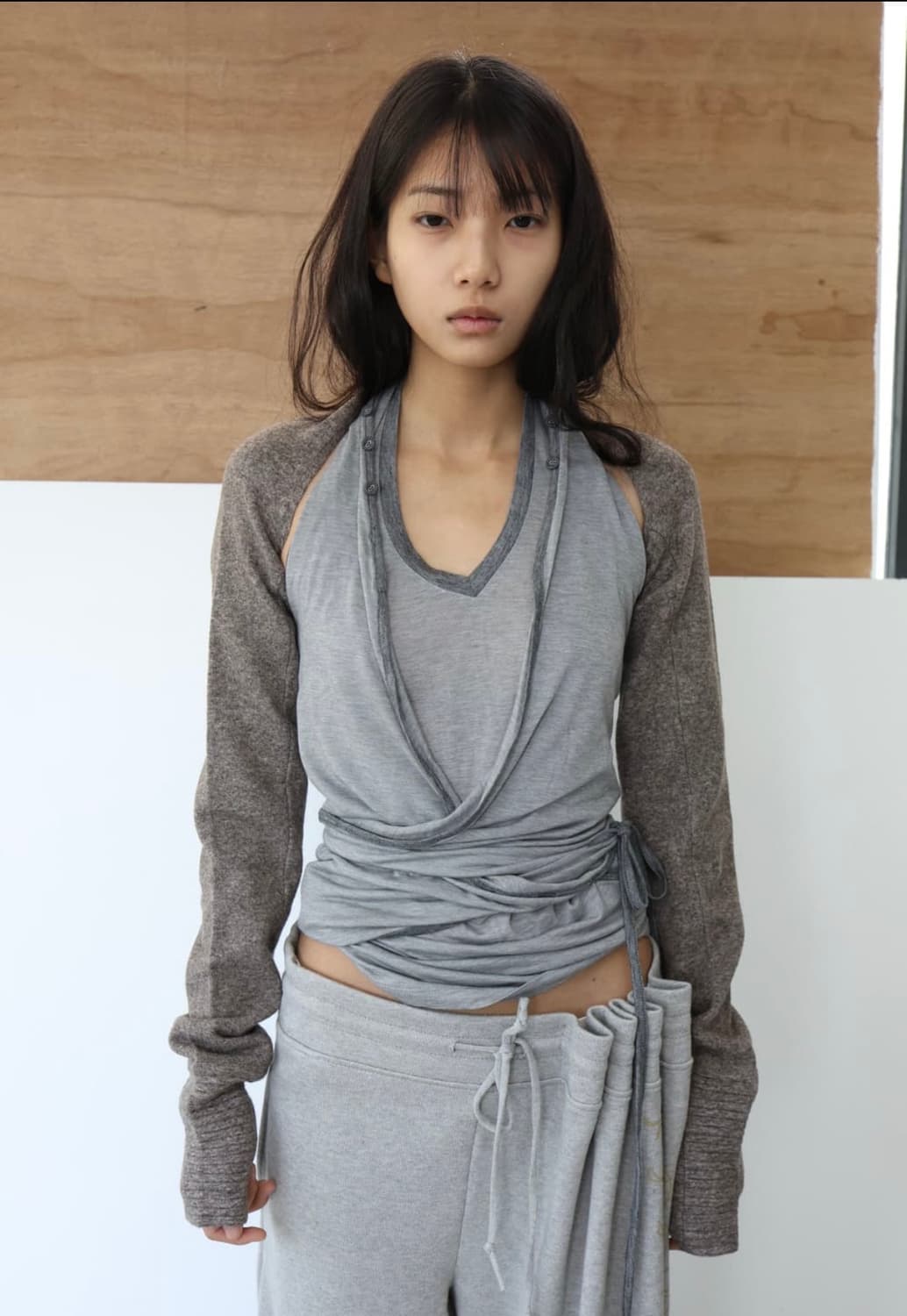 울리카상투스 홀터 랩 슬리브리스 그레이 상품이미지3