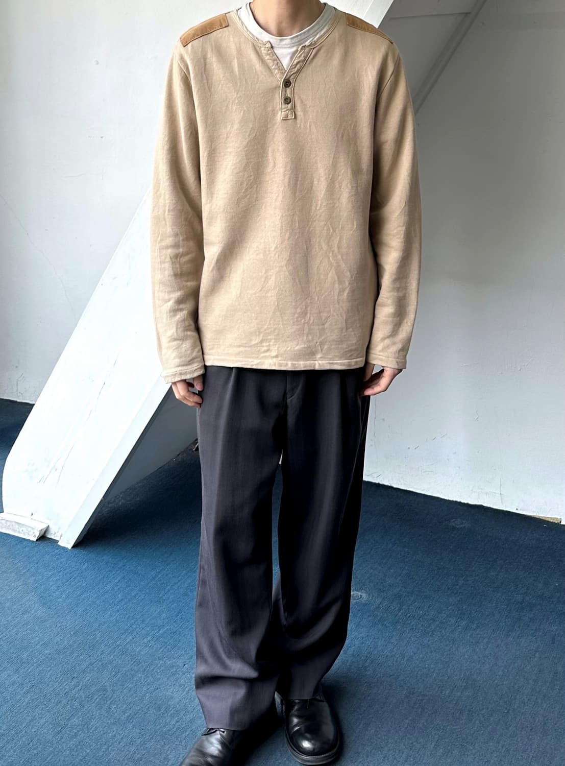 Natural fabric design neck L/S top 상품이미지7