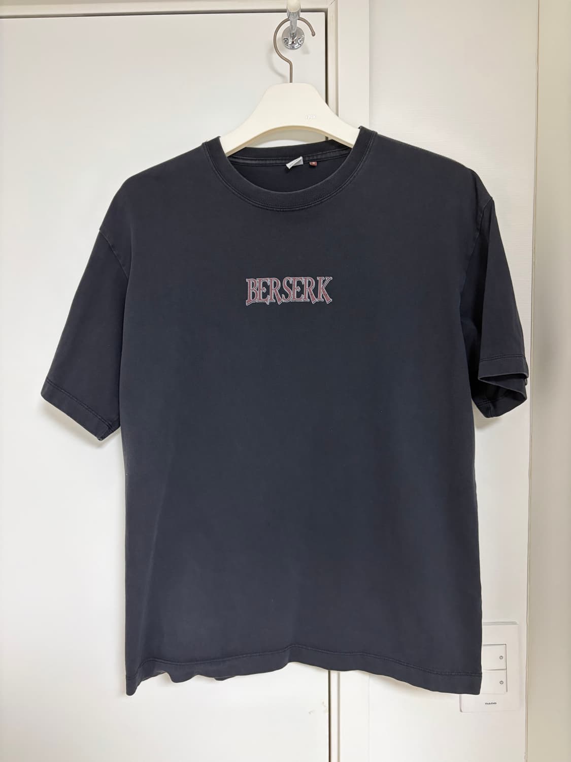 폴리테루 베르세르크 005 해골 기사의 검 반팔 상품이미지1