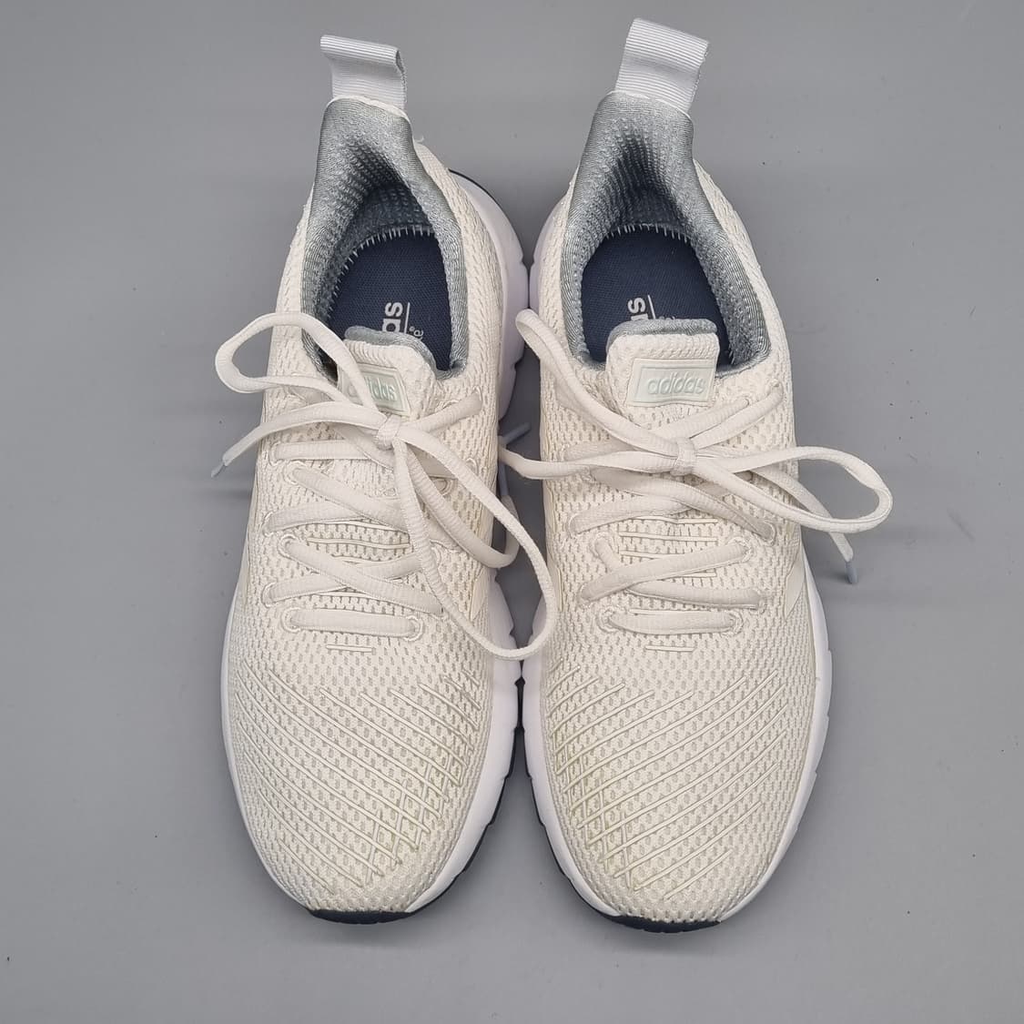 아디다스 오즈위고 런 여성운동화230  상품이미지2