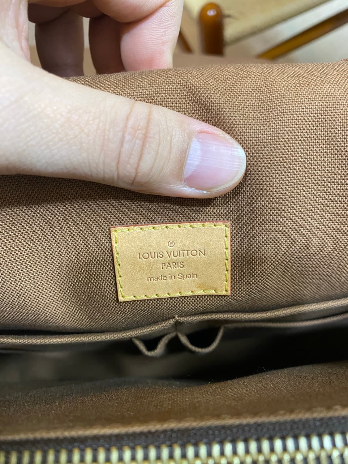 루이비통 발미 MM 크로스백 상품이미지6