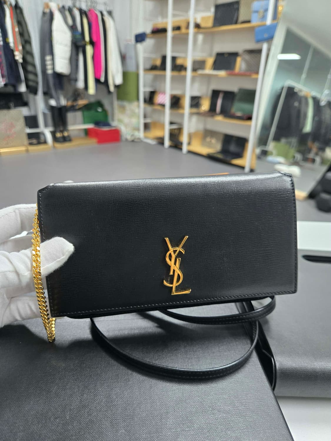 [40%할인] 입생로랑 폰홀더백 상품이미지1