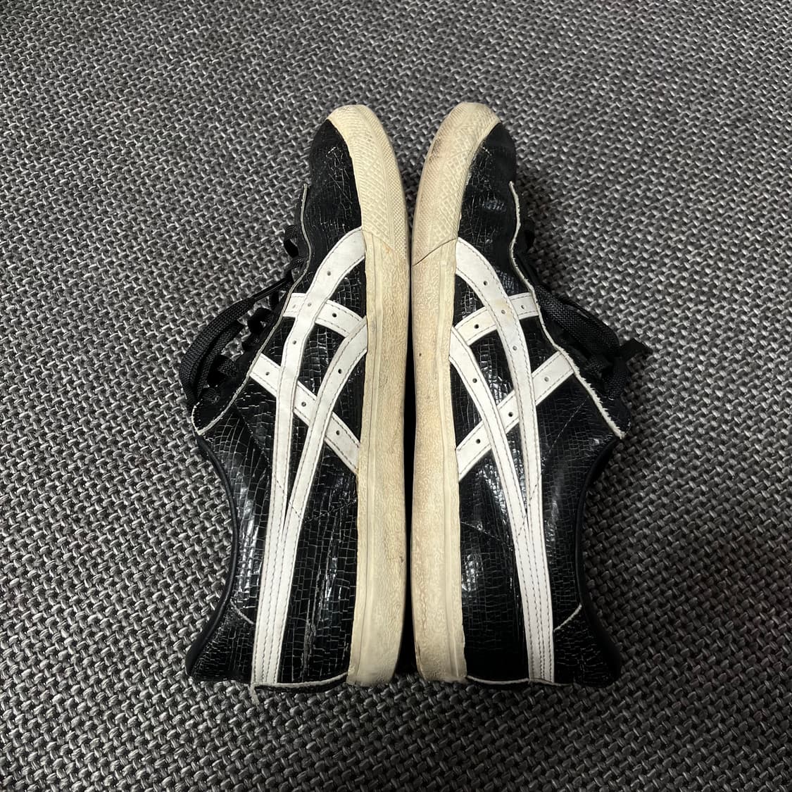 오니츠카 타이거 블랙 스니커즈 270 상품이미지4